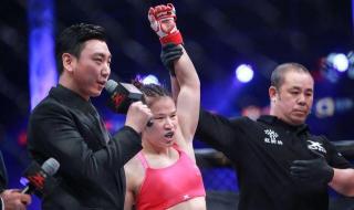 卫冕格斗金腰带 卫冕格斗金腰带