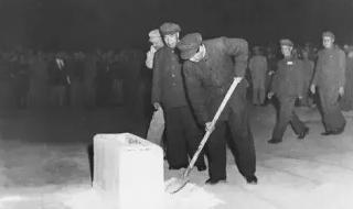 写给英雄的碑文 写给英雄的碑文